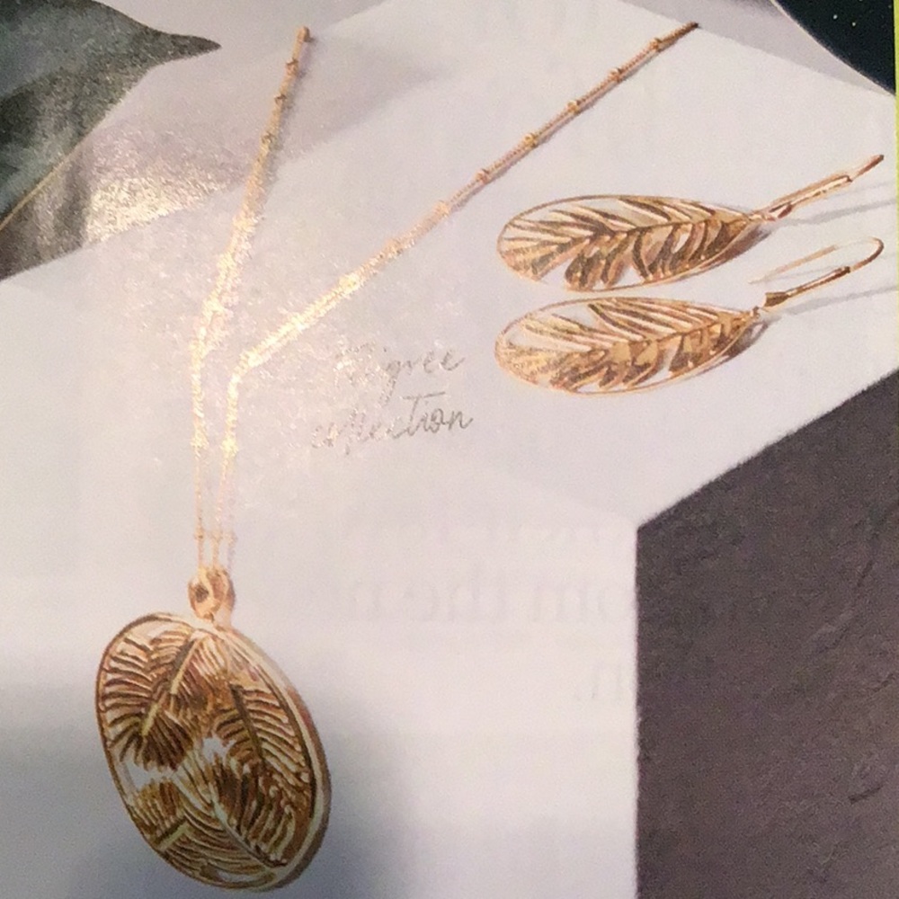 Palm Filigree Necklace & Earrings Set